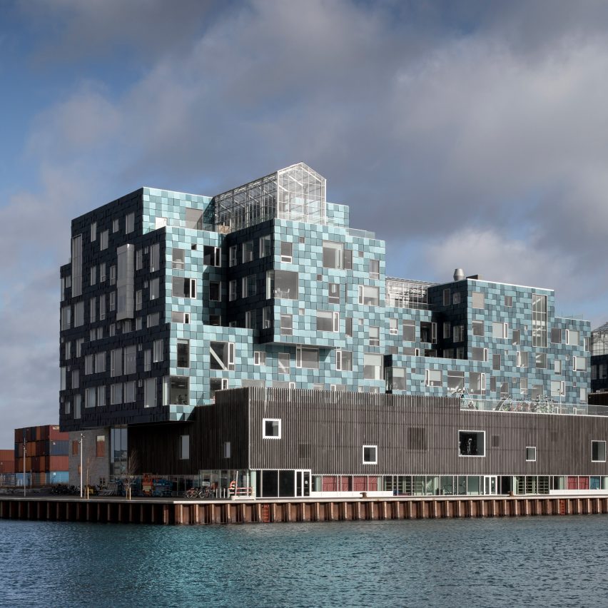 Edificios que incorporan Paneles Solares de forma creativa